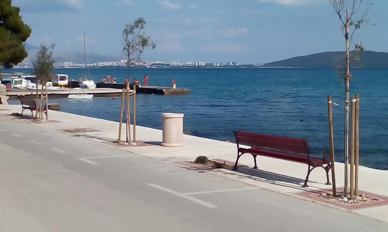 Apartman Figaro Pogled Od Milijun Dolara, 2 Tusa, 2 Wc Kaštela 외부 사진